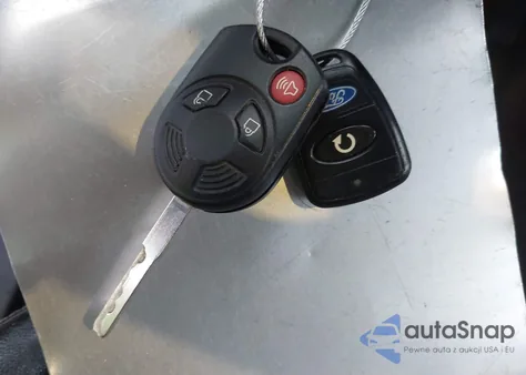 2017 Ford Escape Se z USA, uszkodzony, nr VIN 1FMCU9G92HUE32454